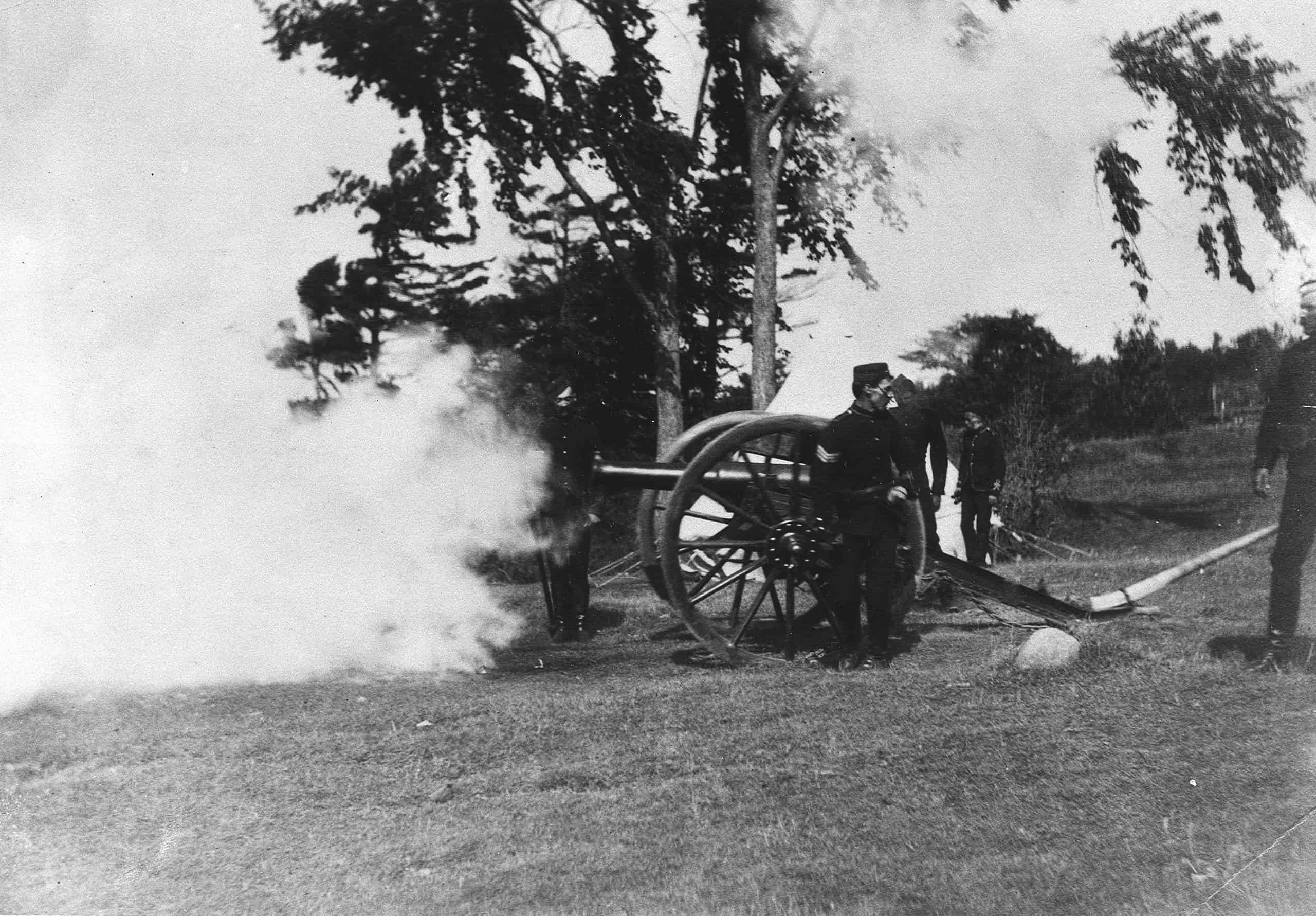 1890-9-Pdr-RML-firing-Practice-Camp.-Kingston.-Sept.-1890-Quebec-Field-Battery-scaled