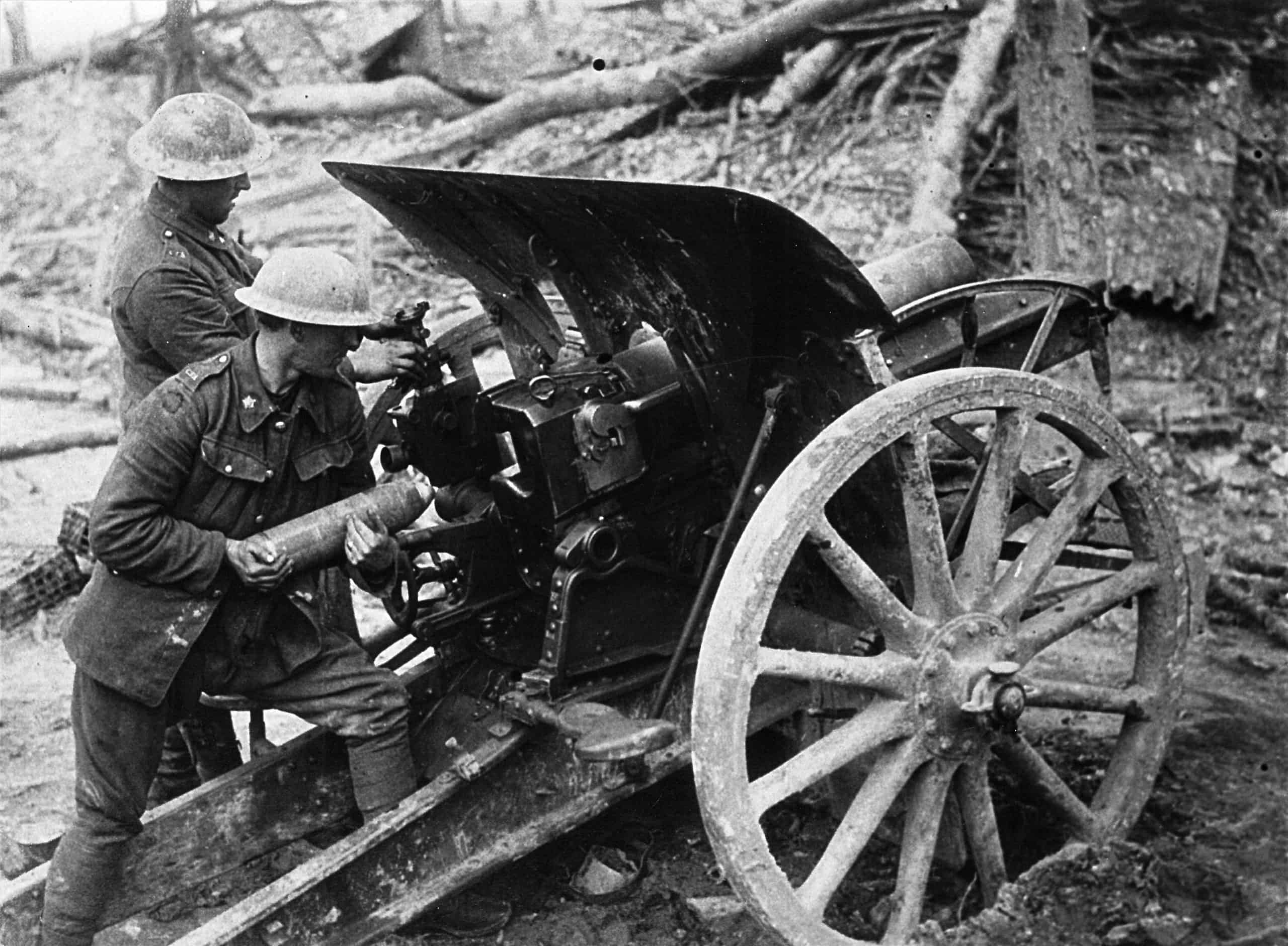 Canadian-Field-Artillery-using-Captured-German-4.7-Inch-Howitzer-Vimy-Ridge-1917-scaled