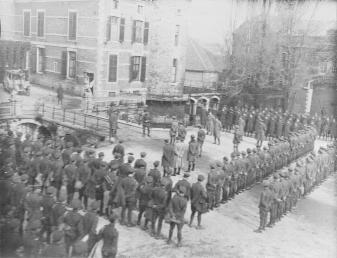 7.-1919-March-General-Harman-saying-goodbye-to-RCHA-at-the-chateau-of-the-baron-depotesta