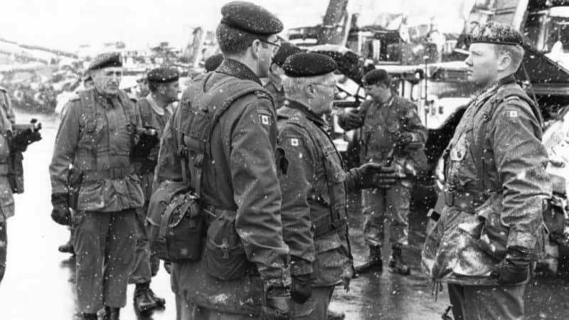 BGen-Dangerfield-inspecting-B-Battery-1-RCHA-e1608661755977-1024x576
